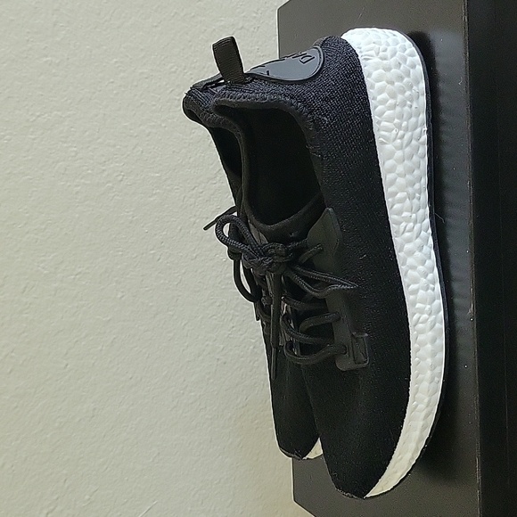 Size 6 black/white Danskin slip-on sneakers - Picture 5 of 7